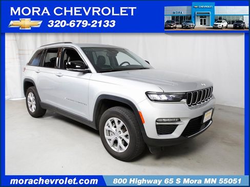 Used 2022 Jeep Grand Cherokee Limited AWD/4WD image 1