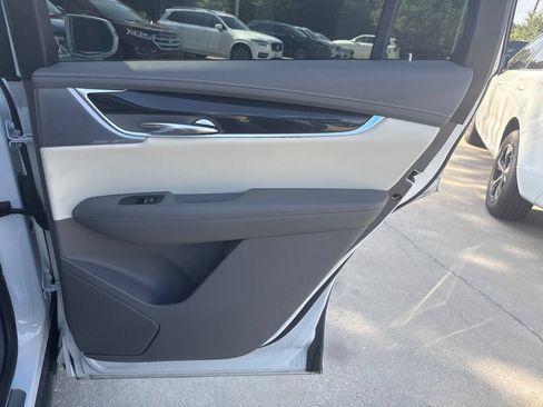 Used 2020 Cadillac XT6 Premium Luxury FWD image 15