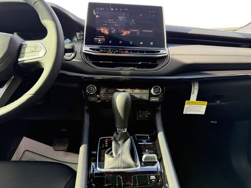 New 2026 Jeep Compass Latitude w/ Quick Order Package 29K image 11