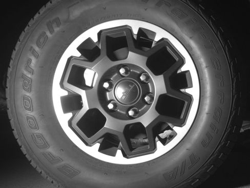 Used 2025 Toyota Tacoma TRD Off-Road AWD/4WD image 12