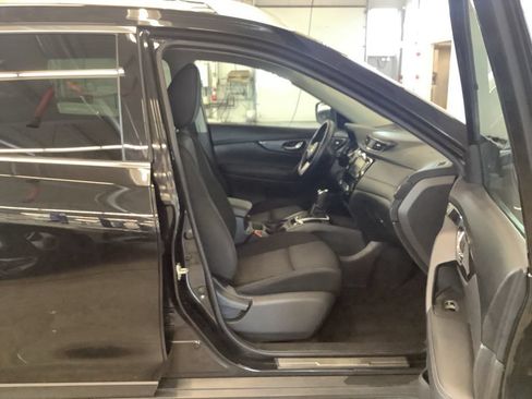 Used 2020 Nissan Rogue SV AWD/4WD image 19