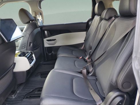 Certified 2023 Kia Carnival SX Prestige image 10