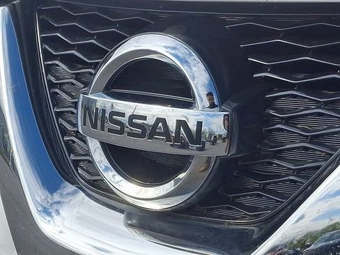 Used 2016 Nissan Rogue SV image 5