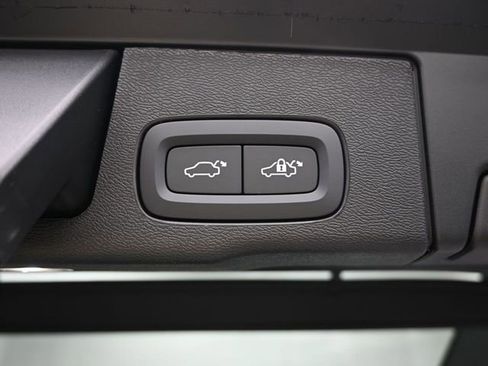 New 2026 Volvo XC60 B5 Plus w/ Protection Package Premier image 34