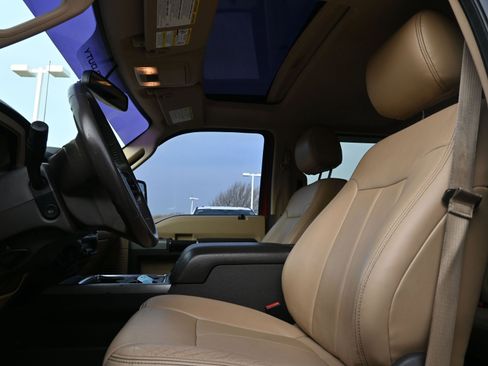 Used 2016 Ford F350 Lariat w/ Chrome Package image 18