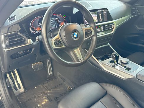 Used 2022 BMW 230i Coupe w/ M Sport Package RWD image 9