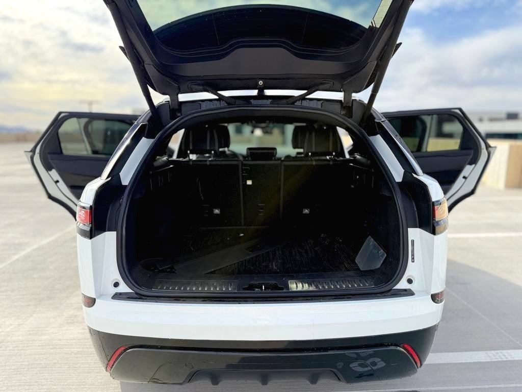Used 2018 Land Rover Range Rover Velar R-Dynamic SE AWD/4WD image 11