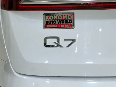 Used 2022 Audi Q7 Premium Plus image 11