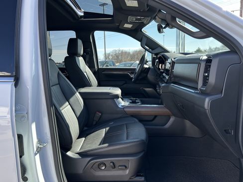 Used 2024 Chevrolet Silverado 3500 High Country w/ High Country Premium Package AWD/4WD image 20