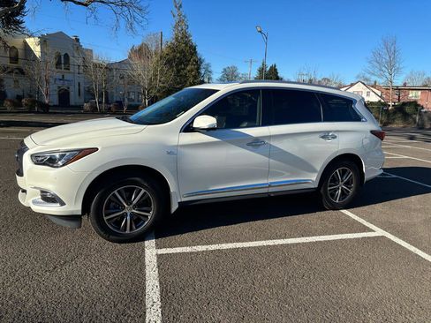 Used 2016 INFINITI QX60 Luxe w/ Premium Plus Package image 3