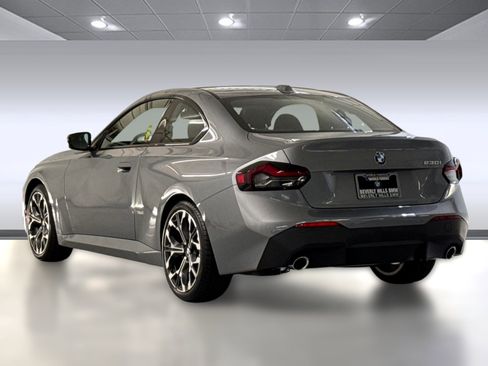 Used 2025 BMW 230i Coupe w/ Convenience Package image 3