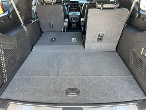 Used 2025 GMC Yukon XL Denali image 21