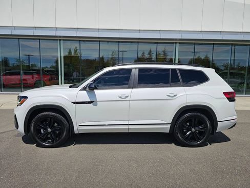Used 2023 Volkswagen Atlas SEL R-Line AWD/4WD image 2