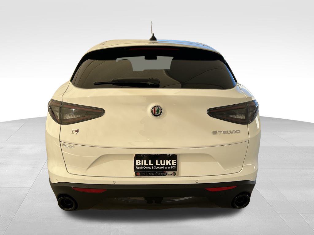 New 2025 Alfa Romeo Stelvio Sprint w/ Convenience Package AWD/4WD image 4