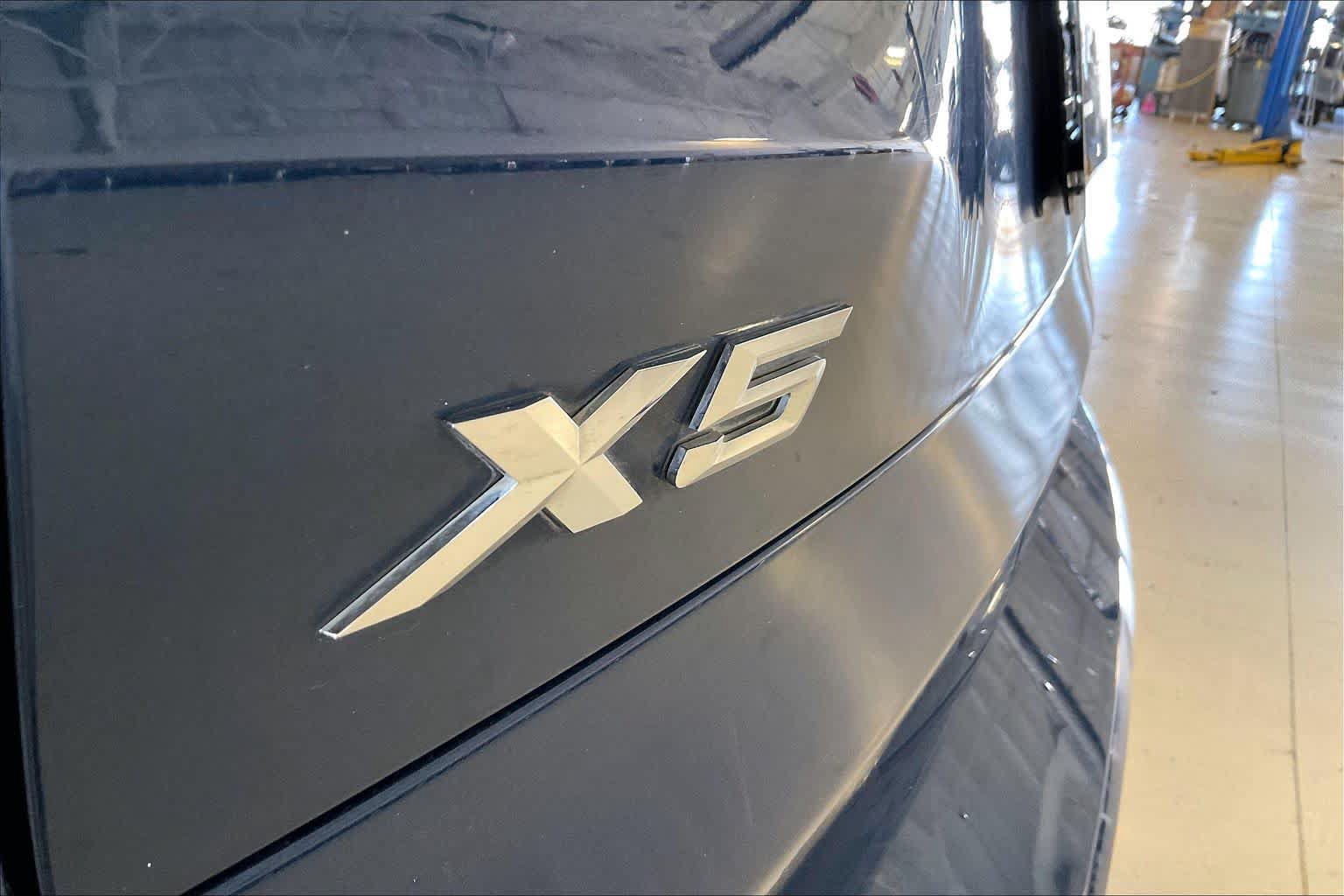 Used 2019 BMW X5 xDrive50i w/ M Sport Package AWD/4WD image 9