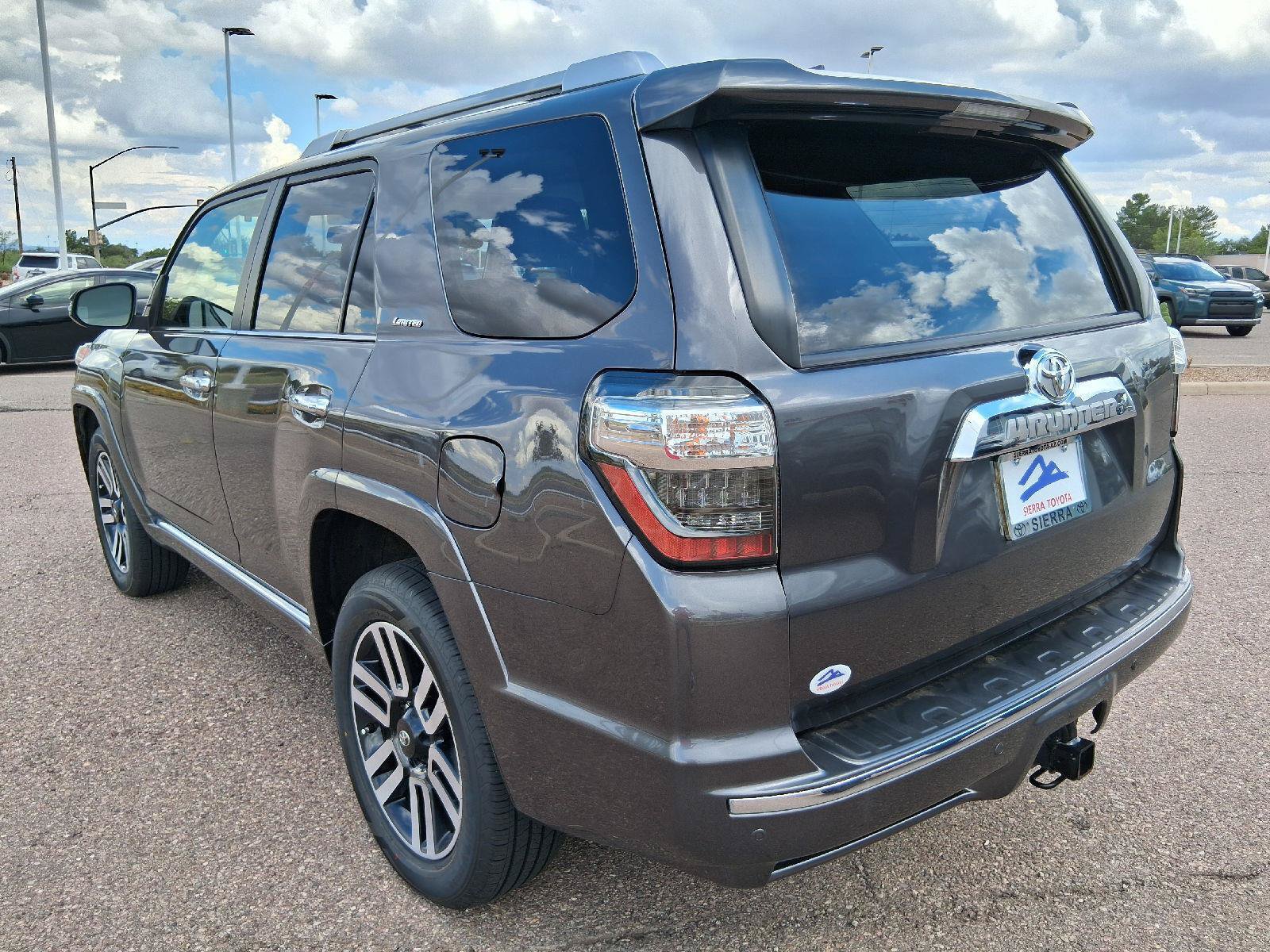 Used 2023 Toyota 4Runner Limited AWD/4WD image 4