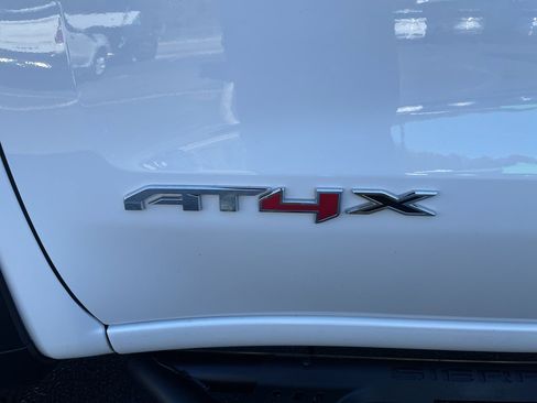 Certified 2024 GMC Sierra 1500 AT4X image 5
