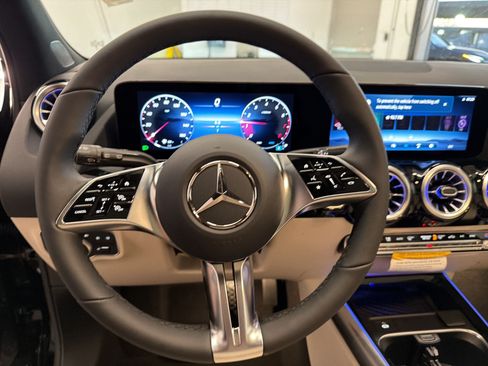Used 2026 Mercedes-Benz GLA 250 4MATIC image 14