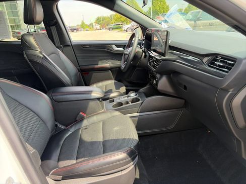 Used 2024 Ford Escape ST-Line w/ Tech Pack #1 AWD/4WD image 10
