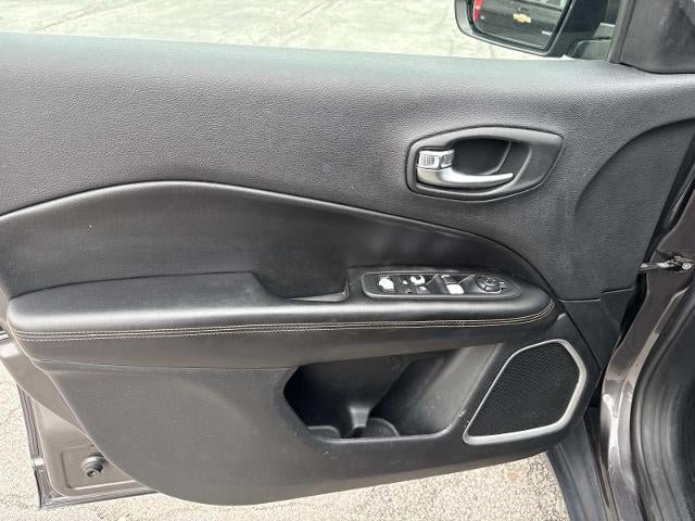 Used 2018 Jeep Compass Limited AWD/4WD image 12