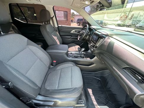 Used 2021 Chevrolet Traverse LT w/ LPO, Floor Liner Package image 11