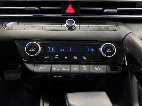 Used 2024 Hyundai Elantra Limited image 20