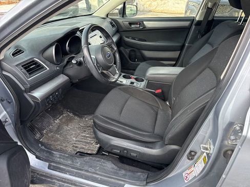 Used 2019 Subaru Outback 2.5i Premium image 11