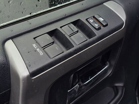 Used 2015 Toyota 4Runner Limited image 25