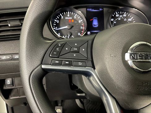 Used 2018 Nissan Rogue Sport S FWD image 11