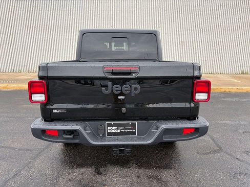 New 2026 Jeep Gladiator Sport AWD/4WD image 4