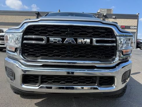 Used 2024 RAM 2500 Tradesman w/ Chrome Appearance Group AWD/4WD image 4
