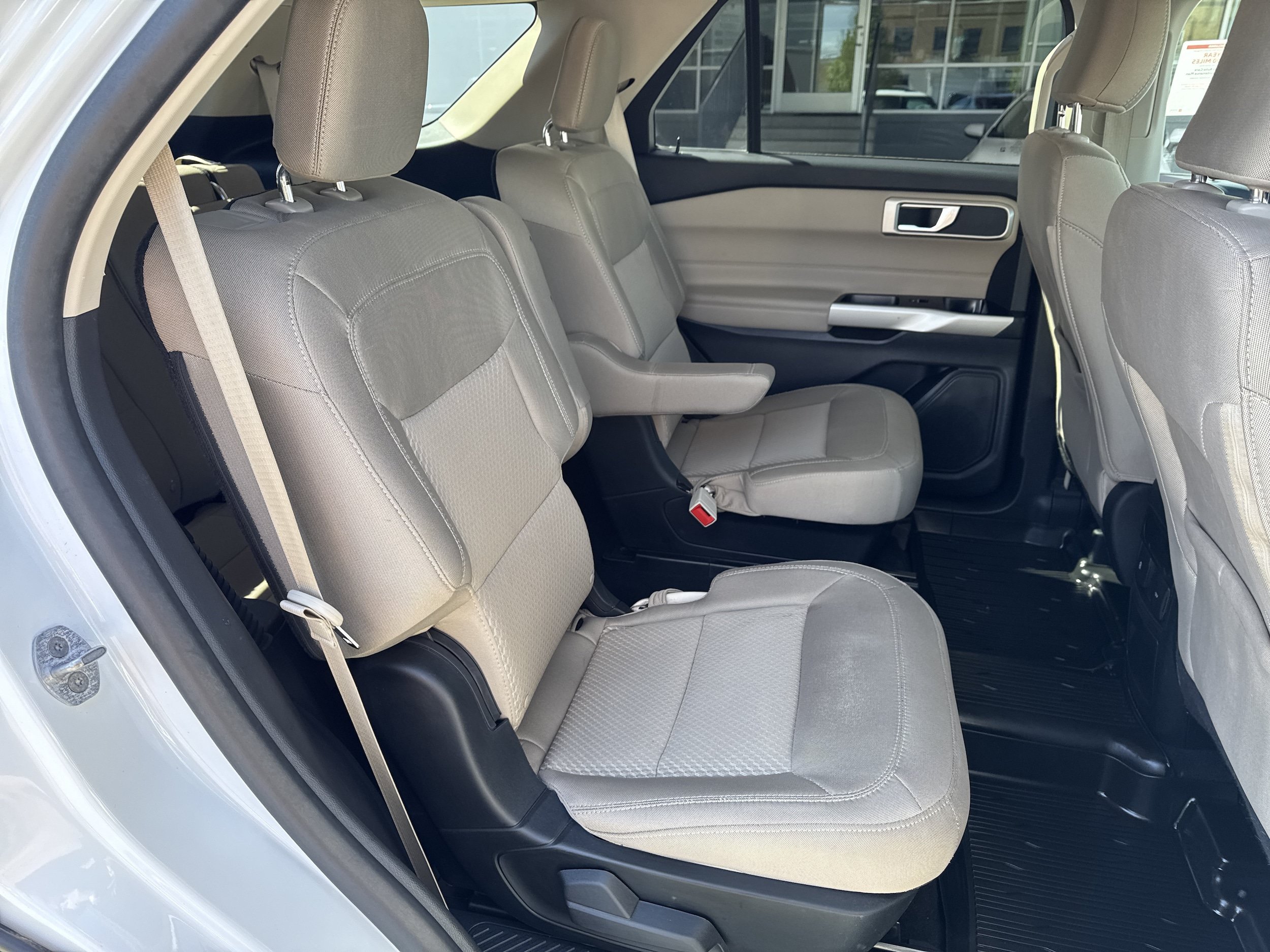 Used 2023 Ford Explorer XLT AWD/4WD image 15