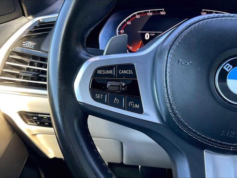 Used 2022 BMW X5 xDrive40i w/ M Sport Package image 21