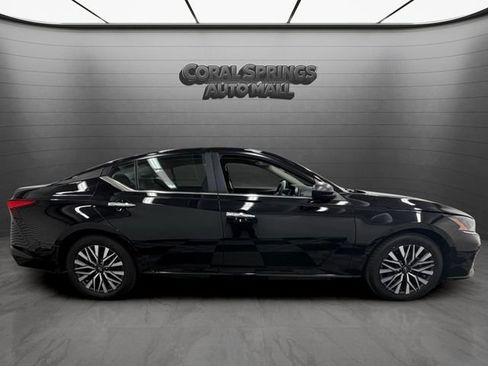 Certified 2025 Nissan Altima 2.5 SV FWD image 7