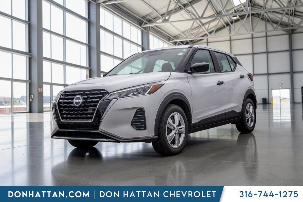 Used 2024 Nissan Kicks S FWD image 1