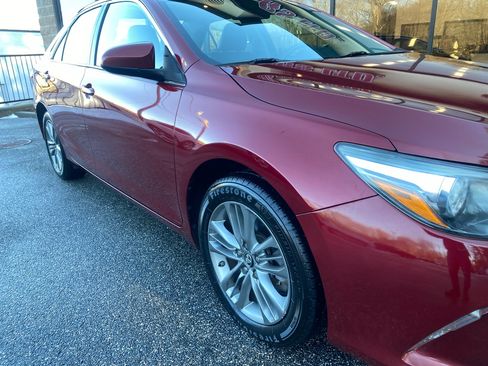 Used 2017 Toyota Camry SE image 32