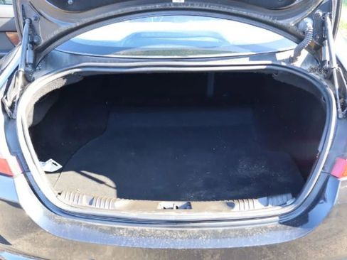 Used 2011 Jaguar XF Premium image 17