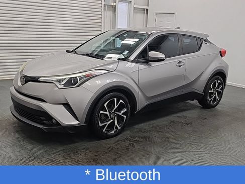 Used 2018 Toyota C-HR XLE FWD image 5