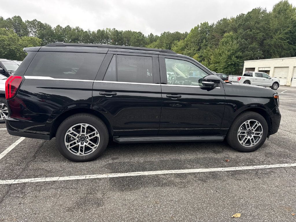 Used 2025 Ford Expedition Active AWD/4WD image 21
