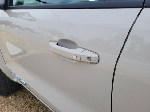 New 2026 GMC Canyon Elevation w/ Convenience Package image 9