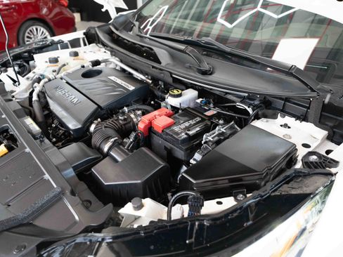 Used 2023 Nissan Rogue SL w/ SL Premium Package image 34