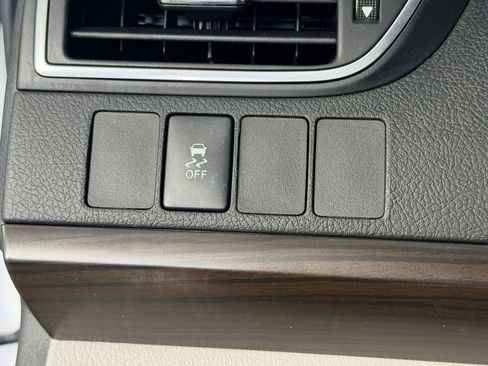 Used 2017 Toyota Camry XLE FWD image 16