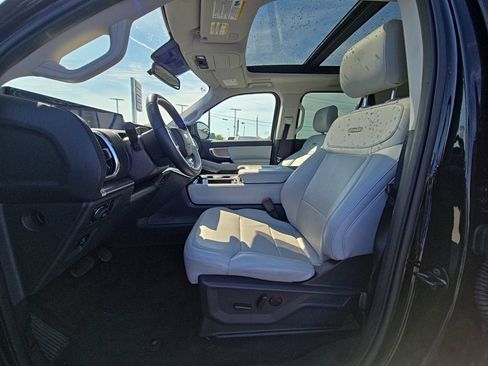Used 2025 Ford Expedition Platinum w/ Driver's Package AWD/4WD image 11