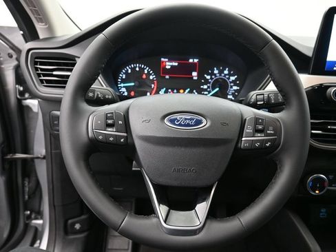 Used 2022 Ford Escape SE w/ SE Sport Appearance Package FWD image 4