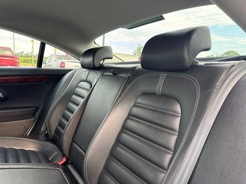 Used 2011 Volkswagen CC Lux FWD image 22