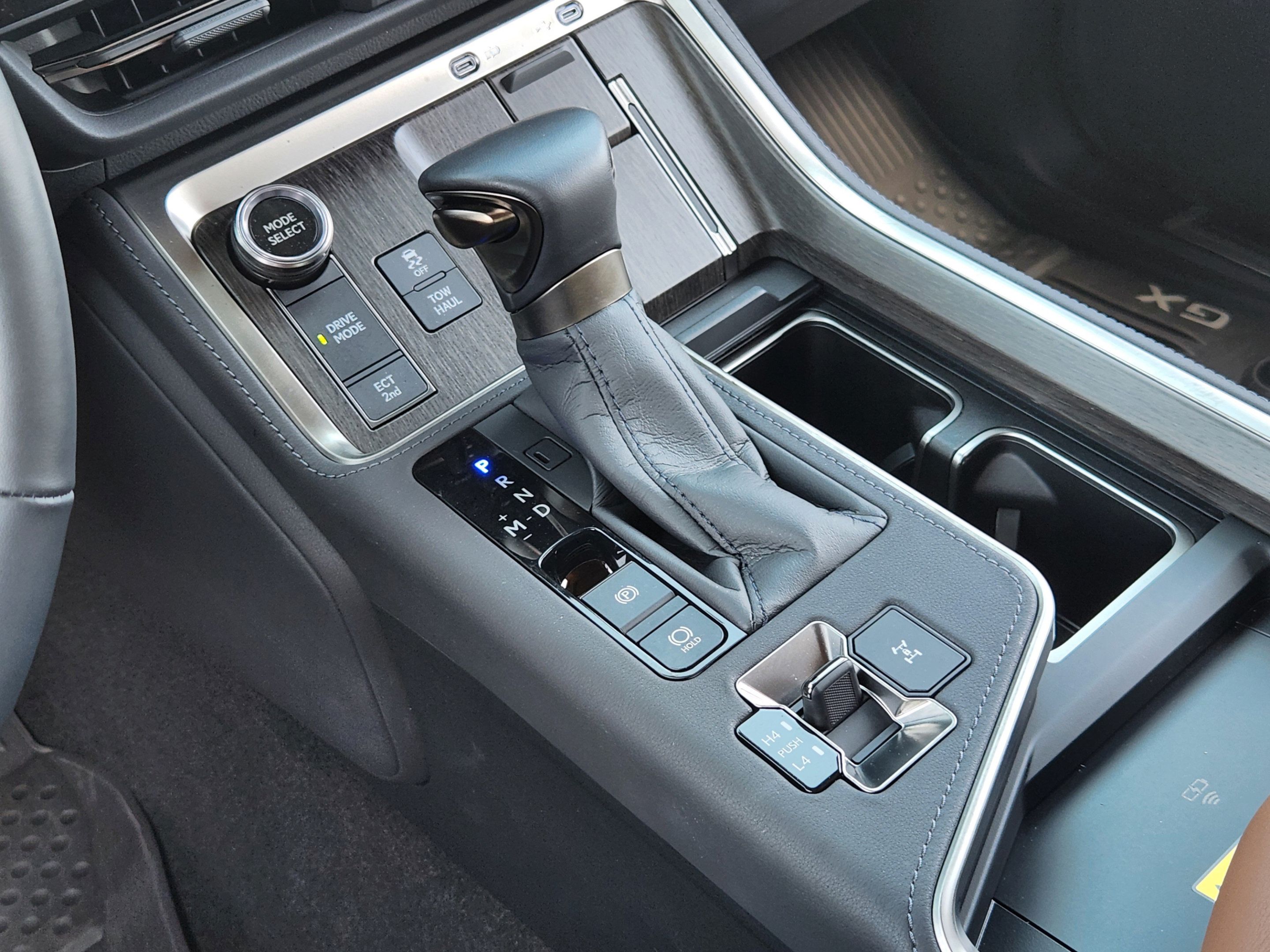 Certified 2026 Lexus GX 550 w/ Cold Area Package AWD/4WD image 15