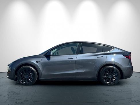 Used 2023 Tesla Model Y Long Range AWD/4WD image 7