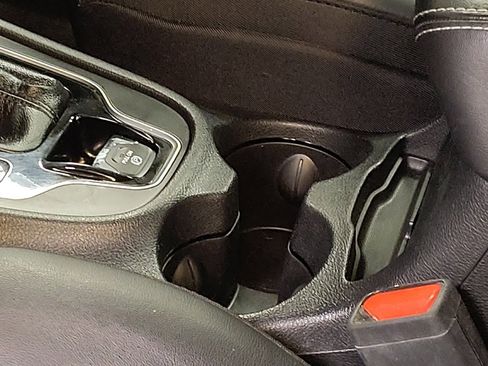 Used 2020 Jeep Cherokee Limited w/ Technology Group image 26