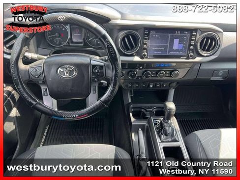 Used 2022 Toyota Tacoma TRD Off-Road w/ Technology Package AWD/4WD image 16