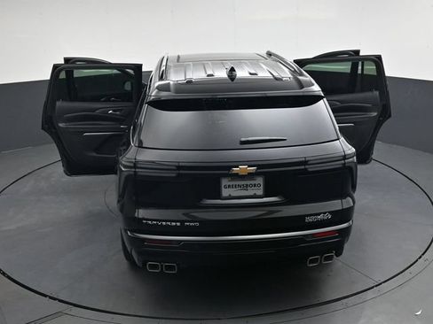 Used 2026 Chevrolet Traverse High Country w/ LPO, Floor Liner Package AWD/4WD image 40